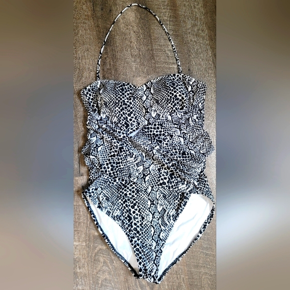 Boston Proper Other - Boston Proper Twist Tummy One-Piece Swimsuit Women's 16 Snake Print Slimming EUC